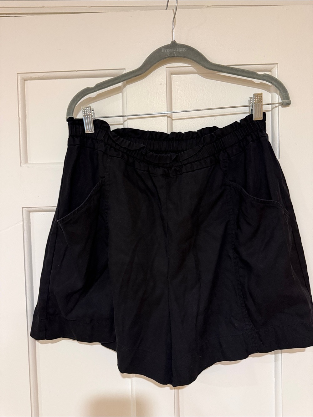 Elizabeth and James Black Elastic-Waist Bermuda Shorts